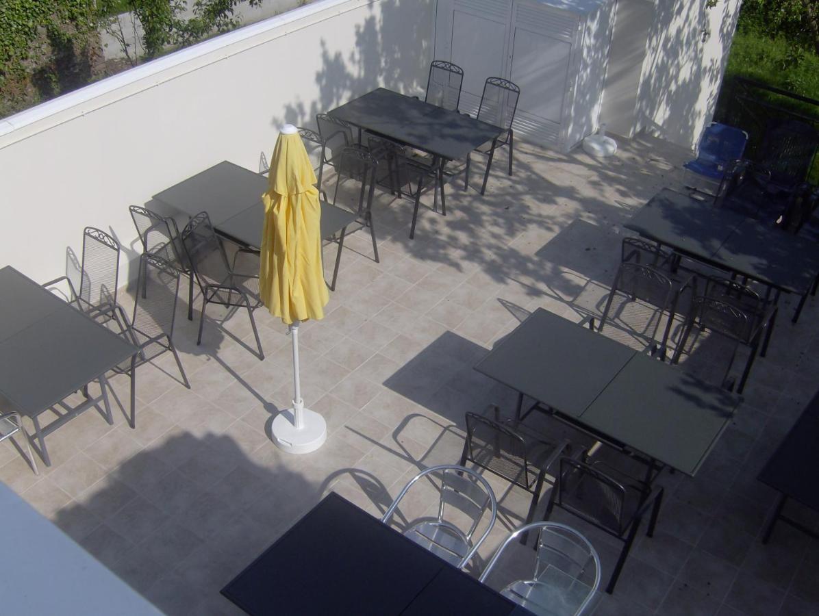 Albergue Internacional Hostel Sarria Exterior photo